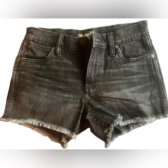 Wrangler Shorts Size 24 High-Rise NWOT - Picture 3 of 3